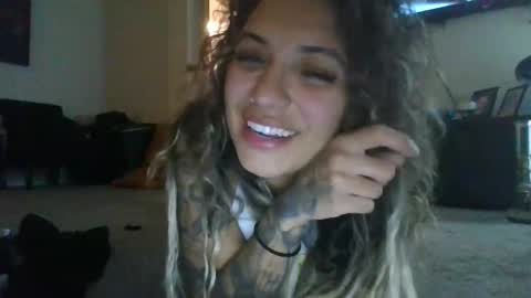 Snapshot of chicagobabe312 chatting on 11-15-25, 04:54 chicagobabe312 online show from 11-15-25, 04:54