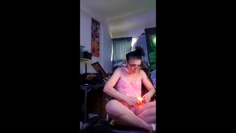 Snapshot of chichibird chatting on 12-20-25, 08:27 chichibird online show from 12-20-25, 08:27