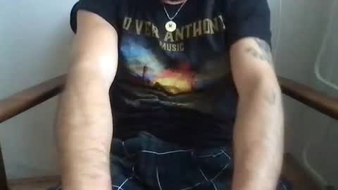 Snapshot of chico_____ chatting on 12-22-25, 02:03 Chico online show from 12-22-25, 02:03