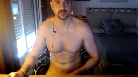 Snapshot of chicocam1983 chatting on 09-20-25, 04:19 chicocam1983 online show from 09-20-25, 04:19