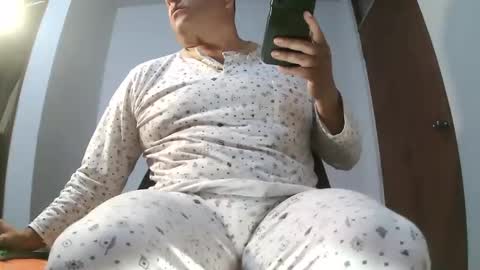 Snapshot of chicoguapo8 chatting on 11-22-25, 11:42 jorge online show from 11-22-25, 11:42