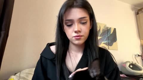 Snapshot of chiekodavanzo chatting on 03-24-26, 01:49 Becky online show from 03-24-26, 01:49