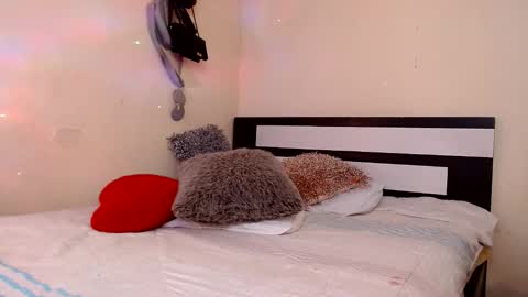 Snapshot of chikandela chatting on 05-19-26, 08:48 Valentina online show from 05-19-26, 08:48