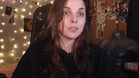 Snapshot of chill_saya chatting on 10-23-25, 10:08 Saya online show from 10-23-25, 10:08