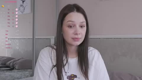 Snapshot of chillgirlll chatting on 02-22-26, 06:13 Nicole online show from 02-22-26, 06:13