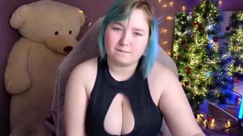 Snapshot of chimberwol chatting on 12-18-25, 02:28 Chim-Chim online show from 12-18-25, 02:28