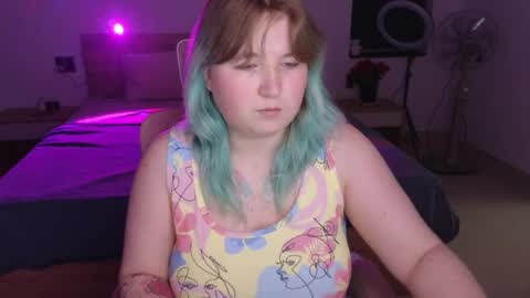 Snapshot of chimberwol chatting on 05-06-26, 02:33 Chim-Chim online show from 05-06-26, 02:33