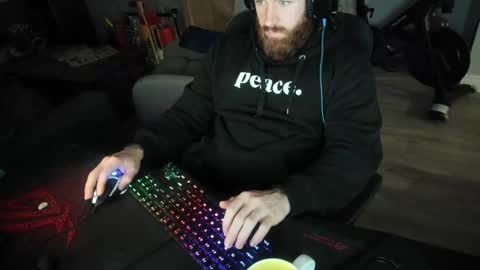 Snapshot of chimp233 chatting on 11-08-25, 02:23 chimp233 online show from 11-08-25, 02:23