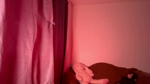 Snapshot of chinicr18 chatting on 03-19-26, 11:31 chinicr18 online show from 03-19-26, 11:31