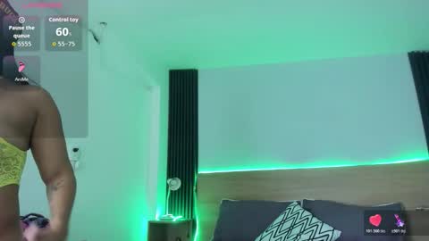 Chiqui online show from 10-30-25, 07:14