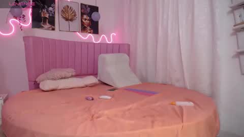 Snapshot of chiquibumbun chatting on 01-16-25, 04:49 sophia online show from 01-16-25, 04:49