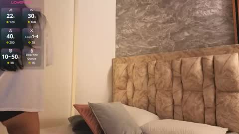 chloe_bluee_ online show from 05-26-26, 11:17