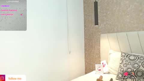 Abby 19 years online show from 02-08-25, 11:45