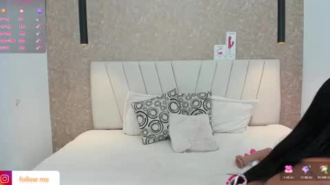 Abby 19 years online show from 03-12-25, 06:33