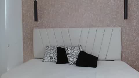 Abby 19 years online show from 06-15-26, 05:48
