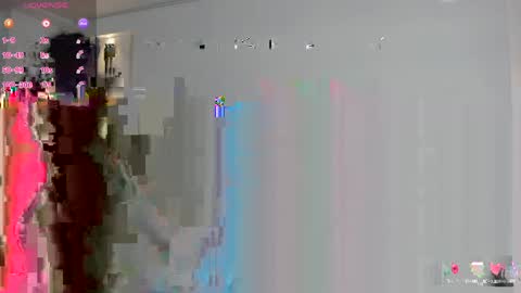 Snapshot of chloe_cortez chatting on 05-13-26, 11:18 chloe online show from 05-13-26, 11:18