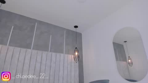 Chloe online show from 01-31-25, 05:10