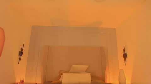 Chloe online show from 04-04-26, 12:24