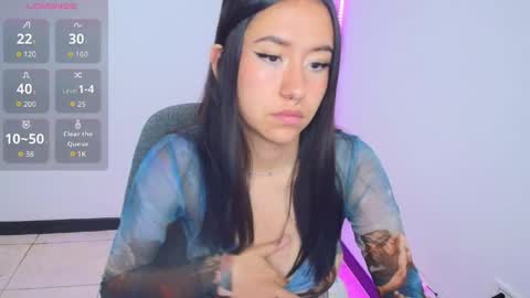 Snapshot of chloe_desire11 chatting on 05-11-26, 10:21 chloe_desire11 online show from 05-11-26, 10:21
