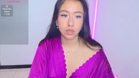 Snapshot of chloe_desire11 chatting on 06-04-26, 10:43 chloe_desire11 online show from 06-04-26, 10:43
