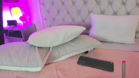 CLHOE  online show from 01-06-26, 07:39