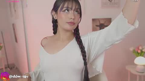 Chloe  online show from 06-17-26, 05:21