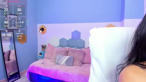 Snapshot of chloe_fischer chatting on 09-29-25, 02:44 Chloe online show from 09-29-25, 02:44