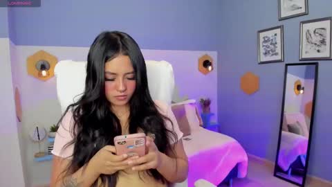 Snapshot of chloe_fischer chatting on 11-26-25, 03:35 Chloe online show from 11-26-25, 03:35