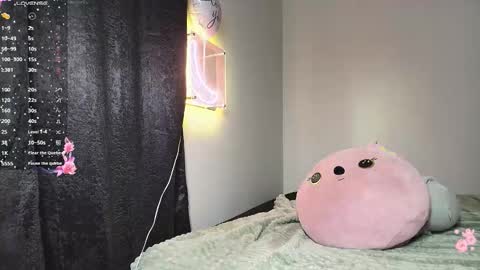 Snapshot of chloe_maia1 chatting on 02-19-26, 02:07 AMY online show from 02-19-26, 02:07