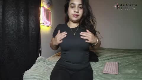 Snapshot of chloe_maia1 chatting on 02-28-26, 02:01 AMY online show from 02-28-26, 02:01