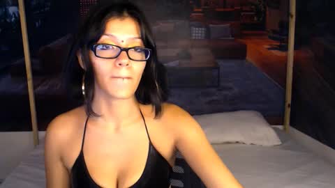 Chloe online show from 10-20-25, 07:03