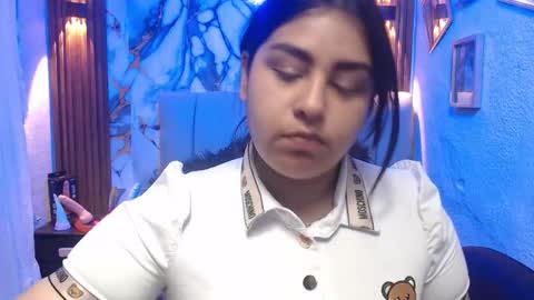 chloe_smith5 online show from 02-02-26, 02:49