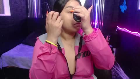 chloe_smith5 online show from 05-22-26, 02:01