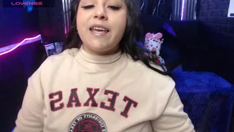 chloe_smith5 online show from 07-10-26, 01:47
