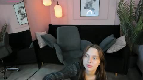 Snapshot of chloe_sunny chatting on 05-22-26, 02:01 Chloe online show from 05-22-26, 02:01