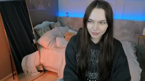 Snapshot of chloe_sunny chatting on 05-29-26, 02:04 Chloe online show from 05-29-26, 02:04