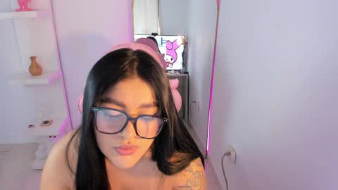 chloe_t2 online show from 03-27-26, 09:47