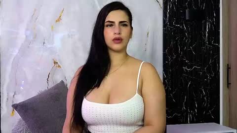 Snapshot of chloe_toms chatting on 05-15-26, 10:11 chloe online show from 05-15-26, 10:11