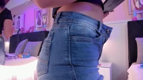   online show from 11-23-25, 07:35