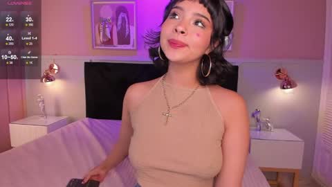 Snapshot of chloe_watson_ chatting on 06-05-26, 08:14 online show from 06-05-26, 08:14