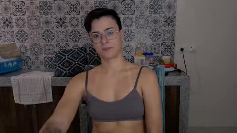 Eva and Sandra online show from 03-11-25, 06:10