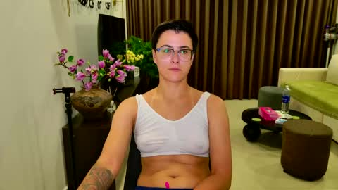 Snapshot of chloe_x_ chatting on 05-31-26, 06:09 Eva and Sandra online show from 05-31-26, 06:09