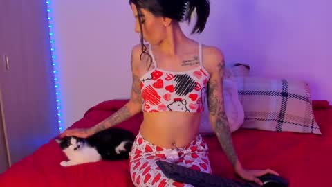 Snapshot of chloeaddamss chatting on 05-26-26, 11:34 3 online show from 05-26-26, 11:34