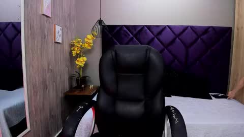 chloecampbell03 online show from 09-21-25, 01:02