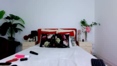 Chloe online show from 11-13-25, 06:01