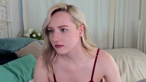 Chloe Deccker online show from 05-31-26, 08:21