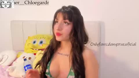 Snapshot of chloee_gardner chatting on 10-09-25, 09:46 Chloe online show from 10-09-25, 09:46