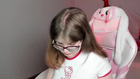 ChloeHalses online show from 02-17-26, 05:15