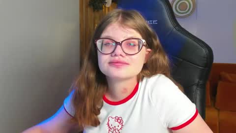 ChloeHalses online show from 03-24-26, 05:01