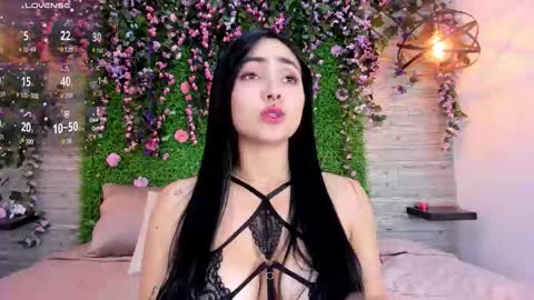 Chloe online show from 12-23-25, 08:45